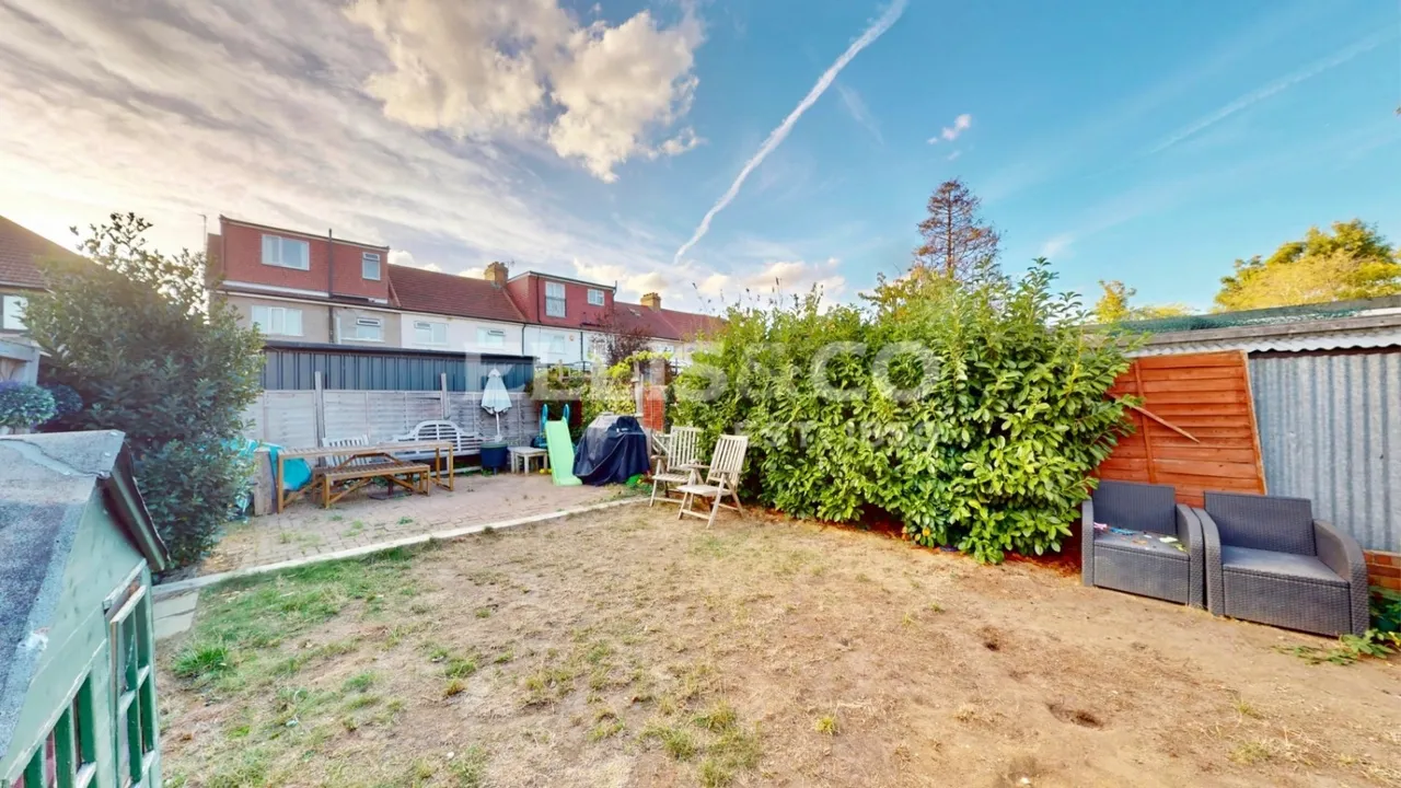 Costons Lane, Greenford, UB6, photo 20
