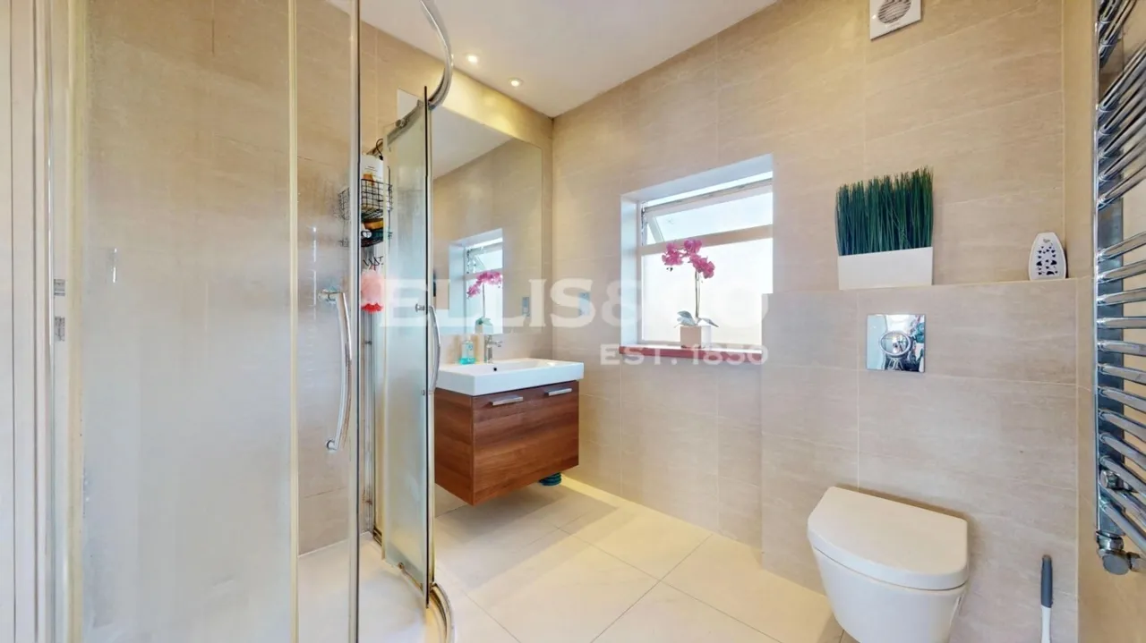 Costons Lane, Greenford, UB6, photo 15