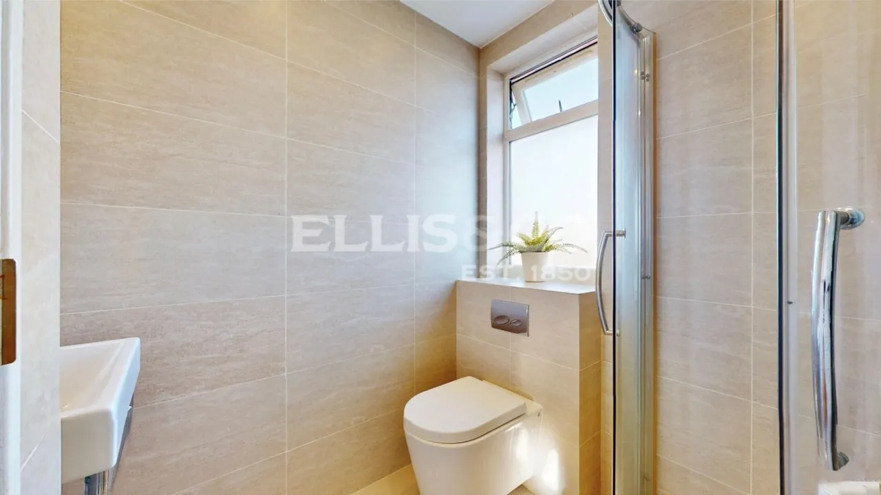 Costons Lane, Greenford, UB6, photo 17