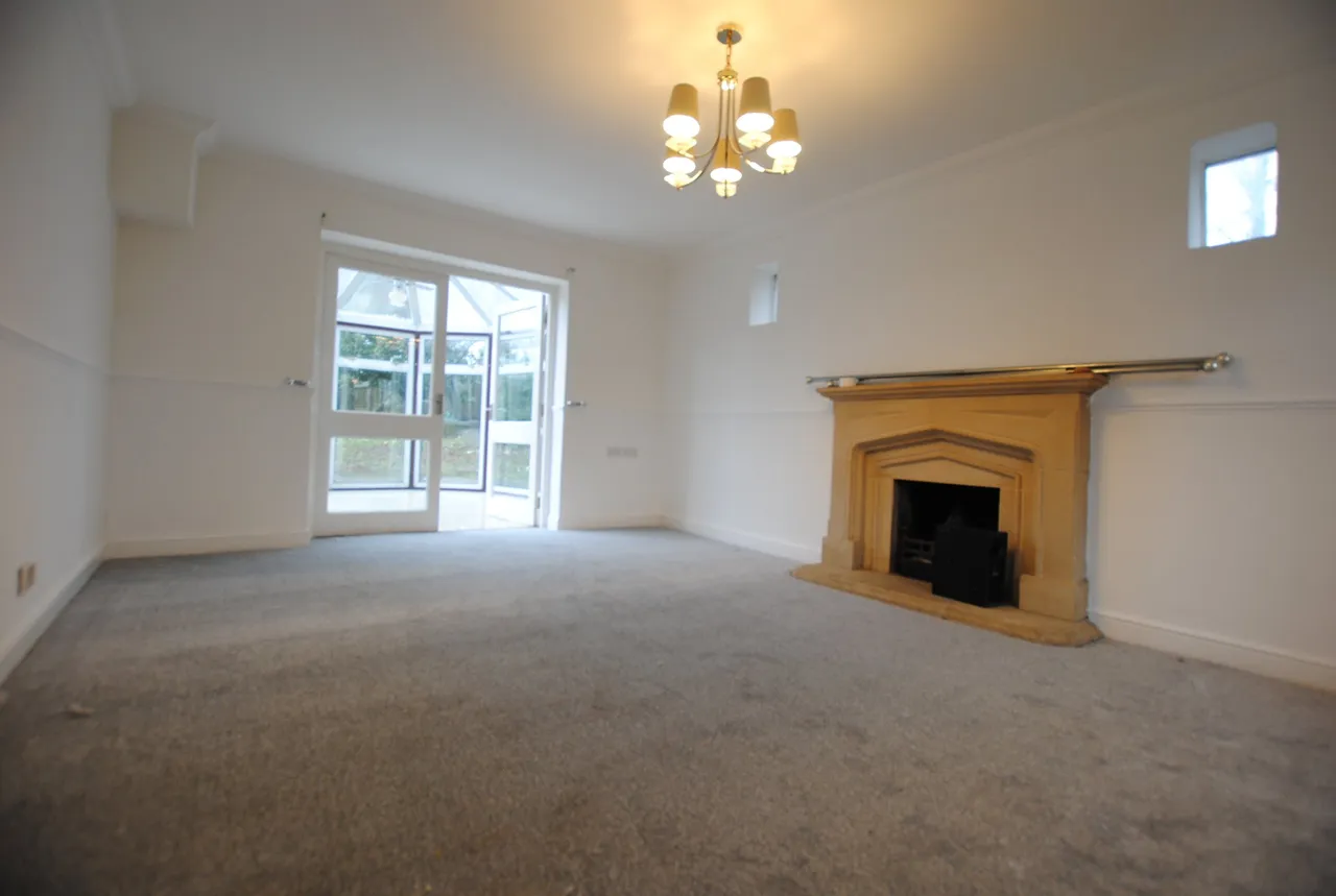Robin Hood Lane, Blue Bell Hill, Chatham, Kent, ME5 9QU, photo 2