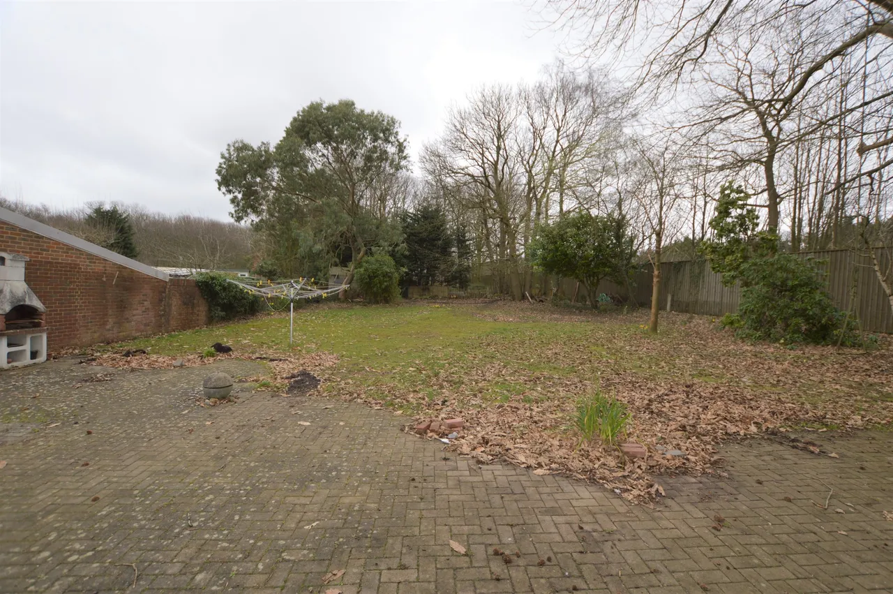 Robin Hood Lane, Blue Bell Hill, Chatham, Kent, ME5 9QU, photo 7