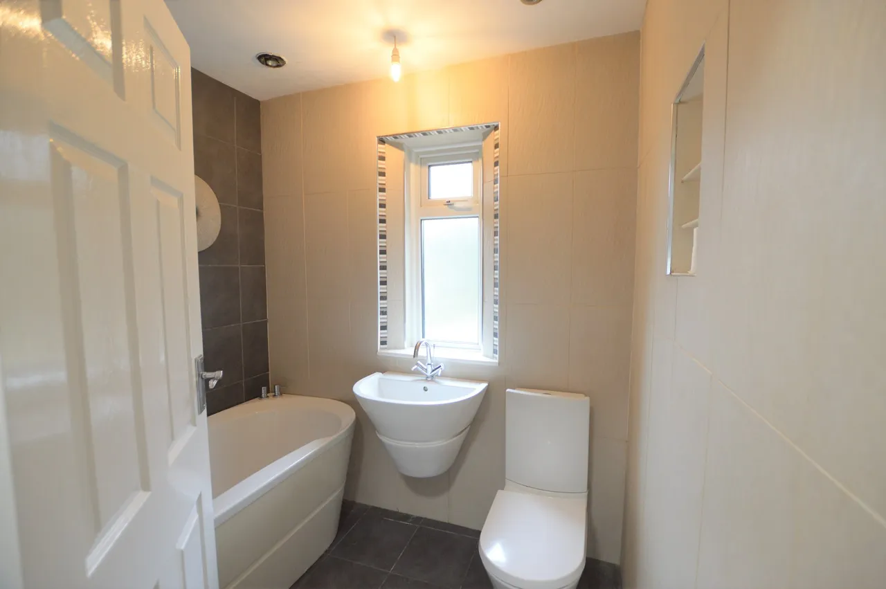 Robin Hood Lane, Blue Bell Hill, Chatham, Kent, ME5 9QU, photo 12