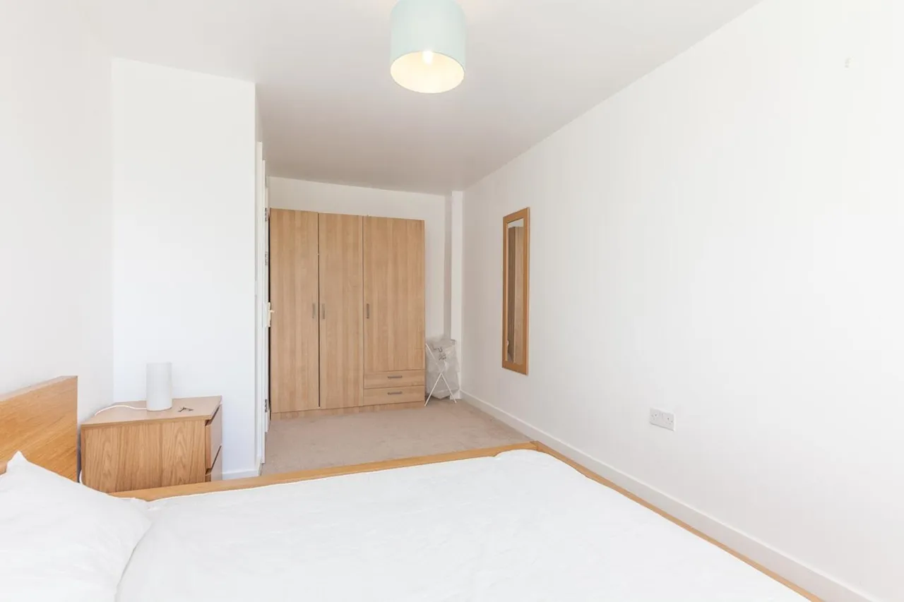 Don Phelan Close, SE5, photo 5