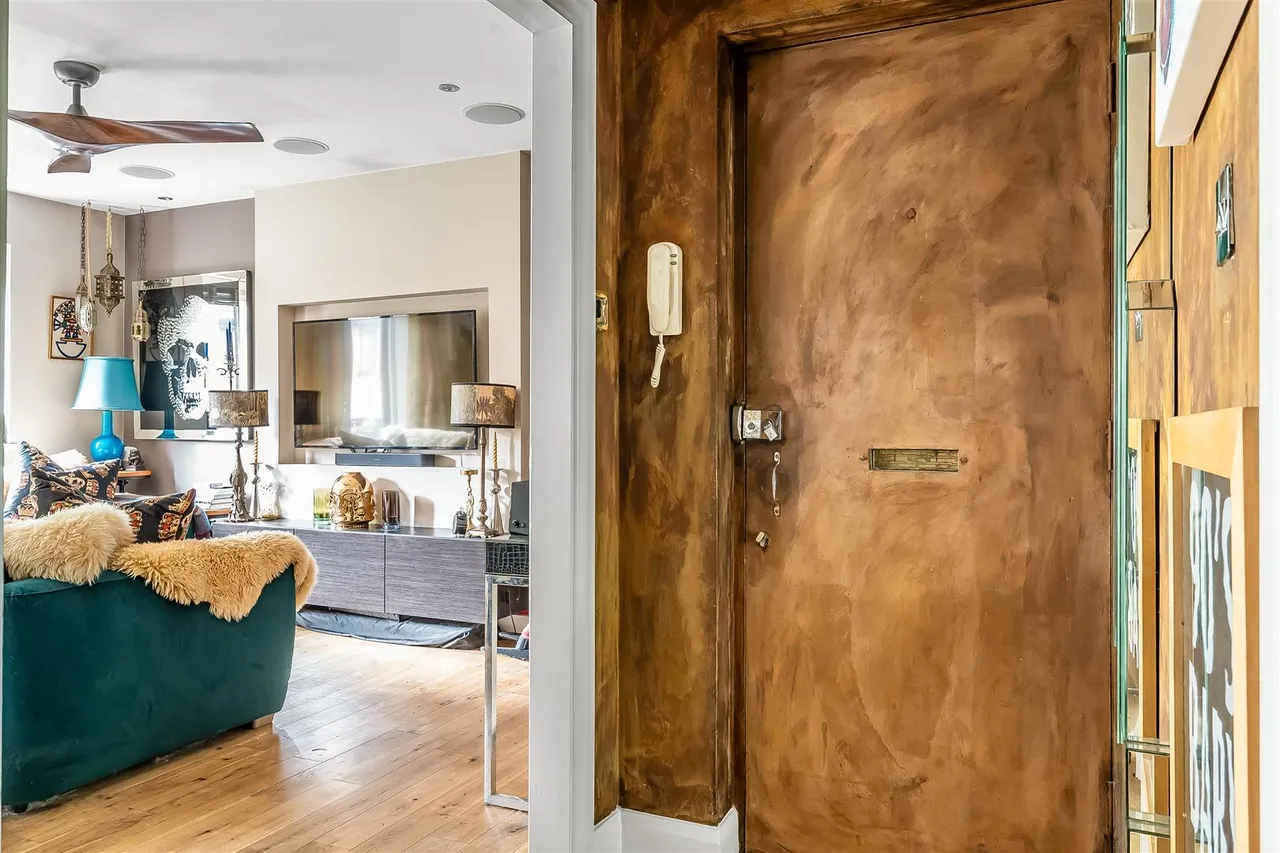 Beechwood Park, Leatherhead, KT22, photo 9
