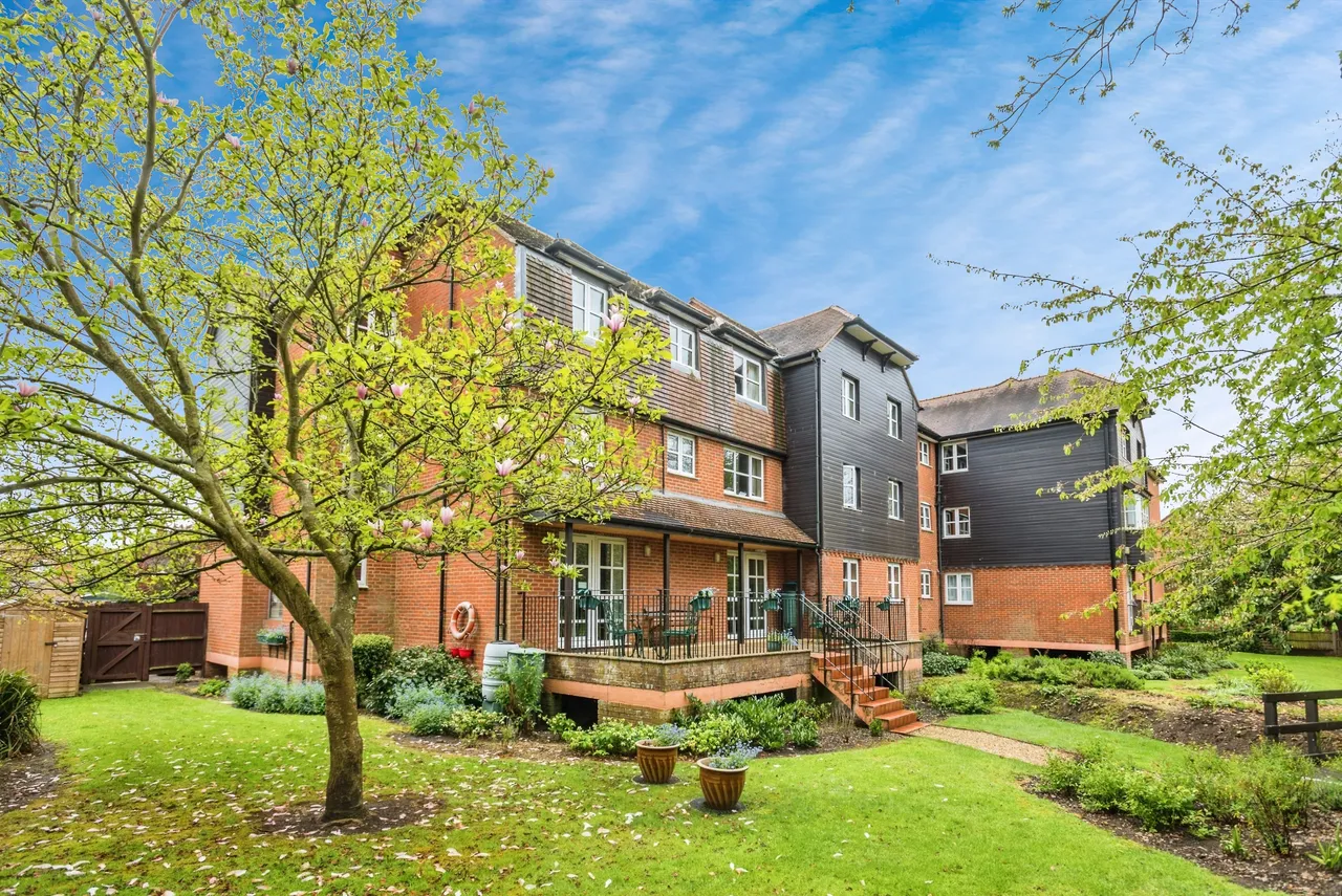 1 bed retirement property for sale, Mill Stream Court, Abingdon, OX14