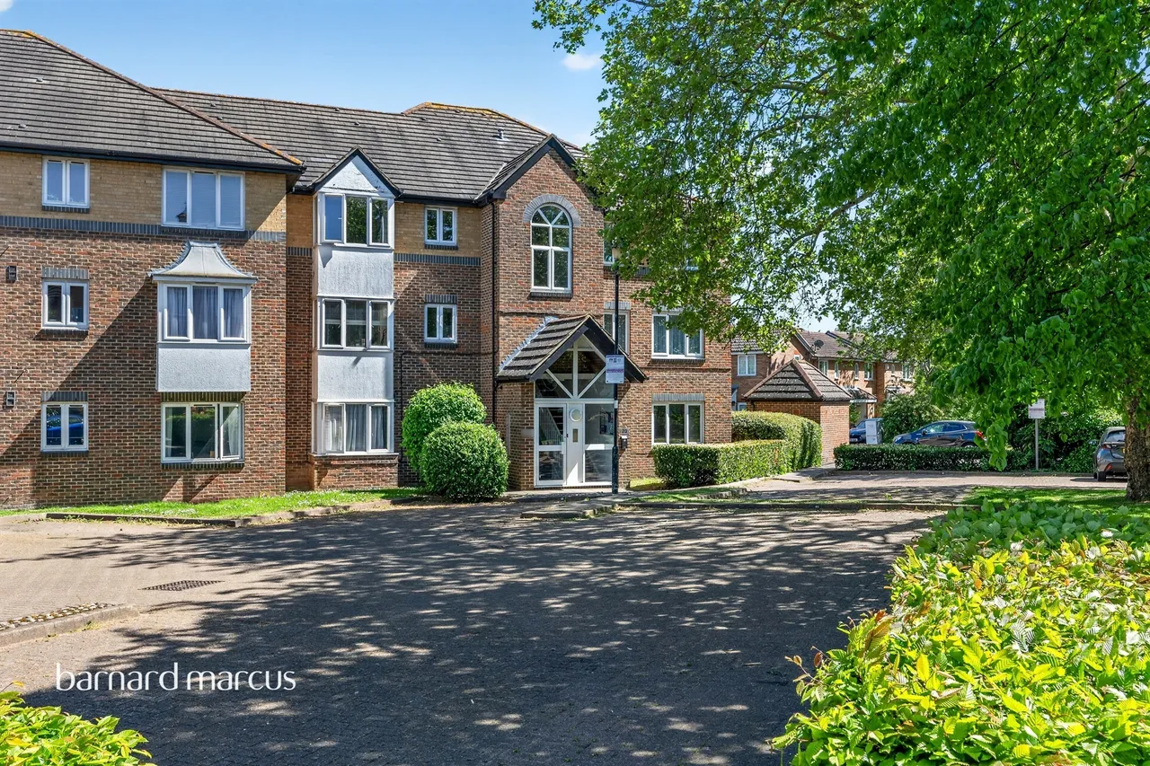 Cotswold Way, Worcester Park, KT4, photo 14