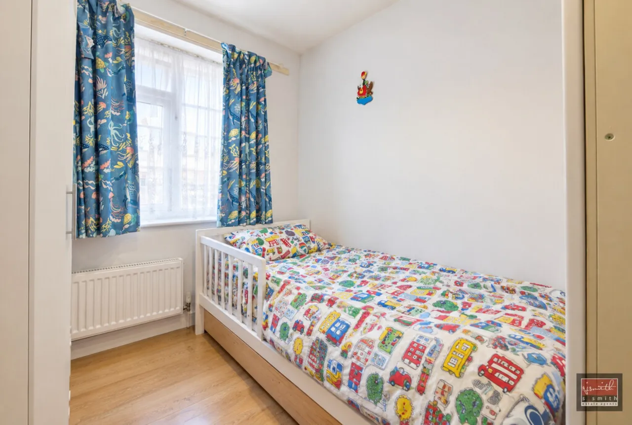 Hawksway, Staines-upon-Thames, TW18, photo 8