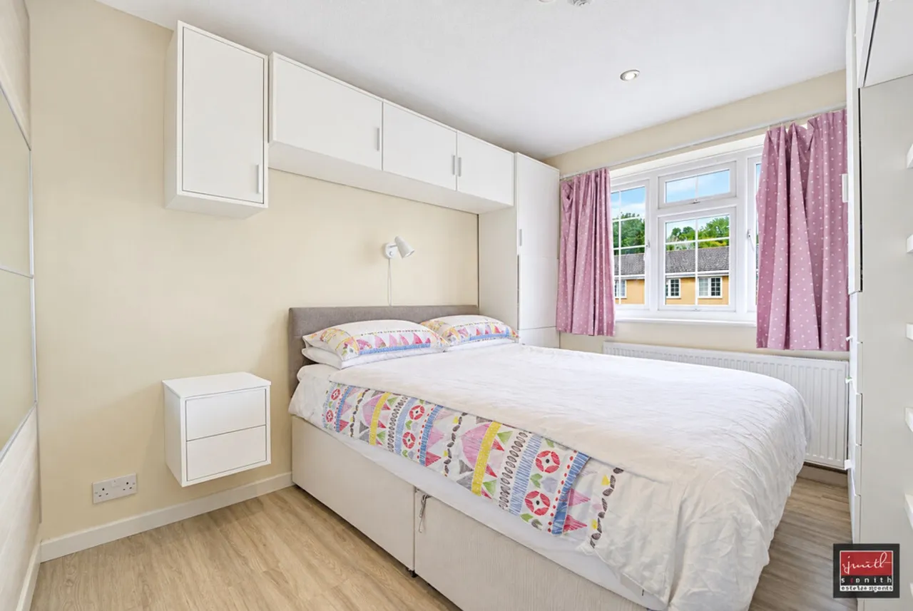 Hawksway, Staines-upon-Thames, TW18, photo 7