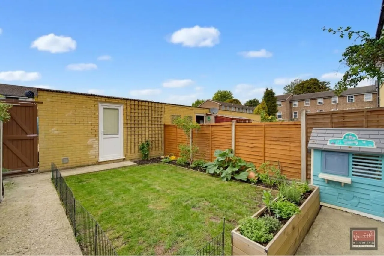 Hawksway, Staines-upon-Thames, TW18, photo 11