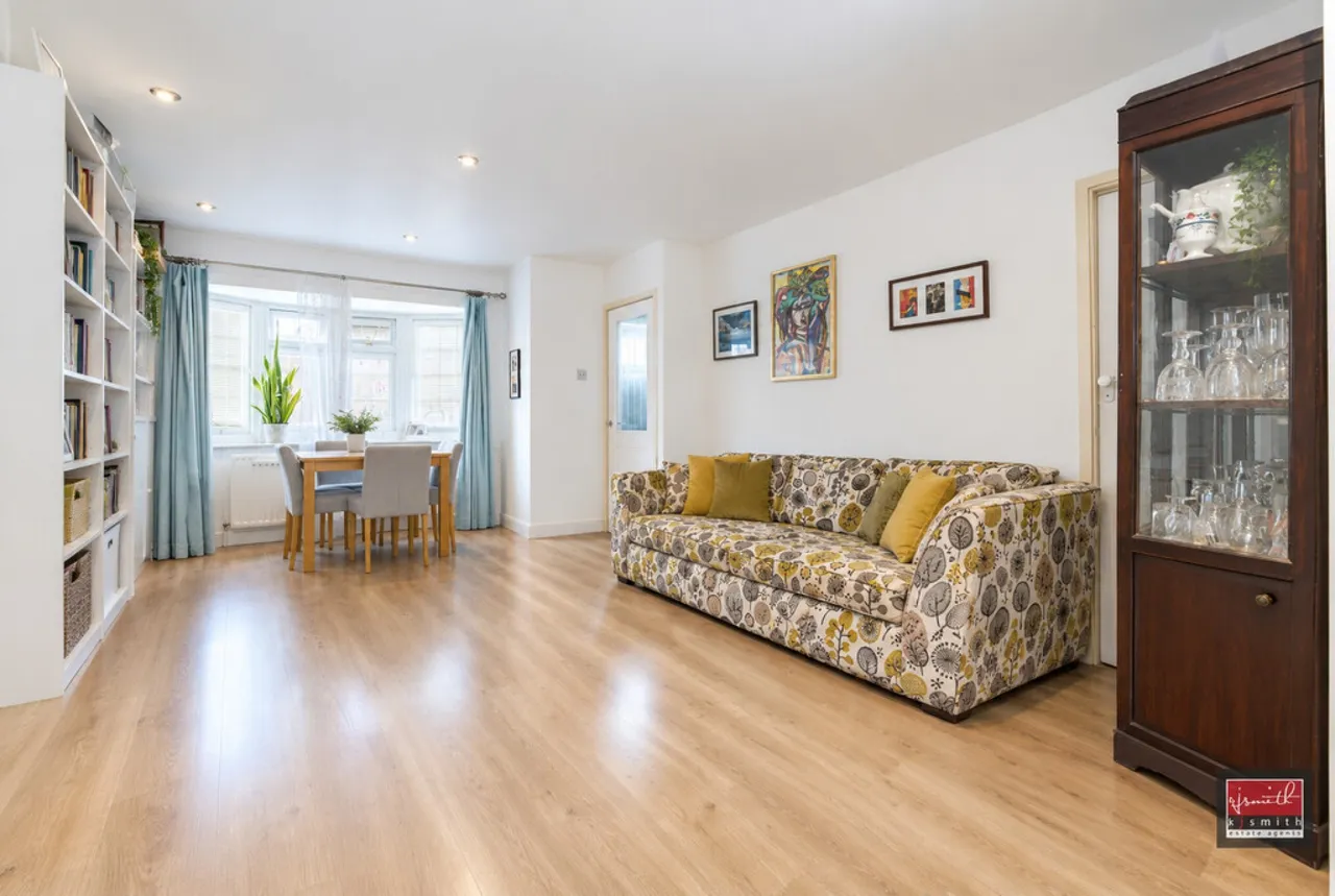 Hawksway, Staines-upon-Thames, TW18, photo 4