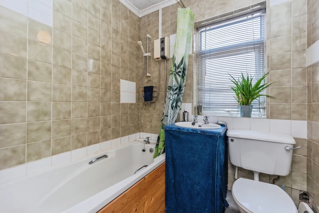 Skaife Road, Sale, Greater Manchester, M33, photo 12