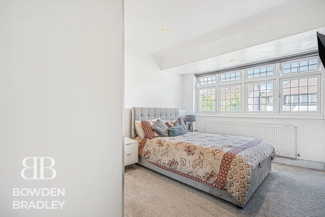 Hanover Gardens, Hainault, IG6, photo 12