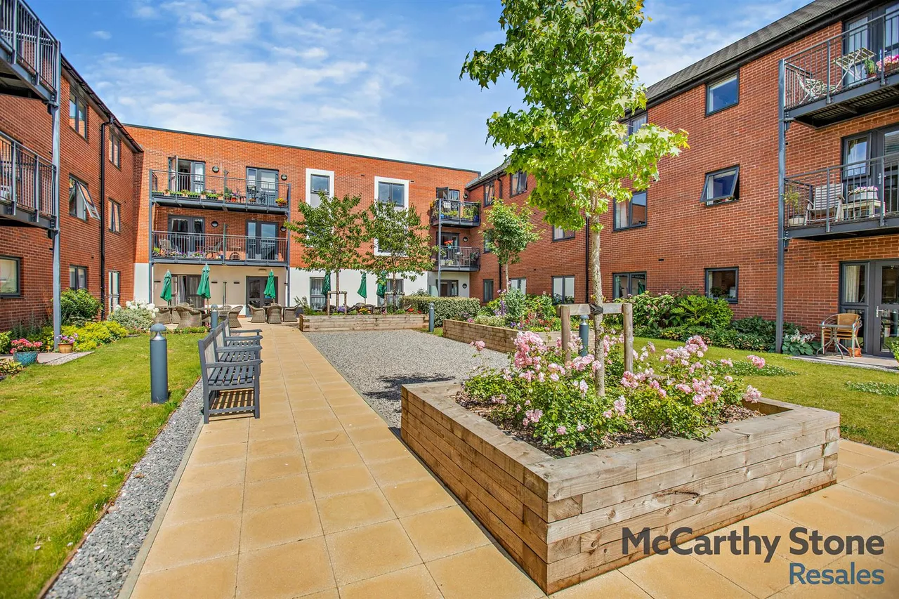 2 bed flat for sale, Bewick Avenue, Topsham, EX3