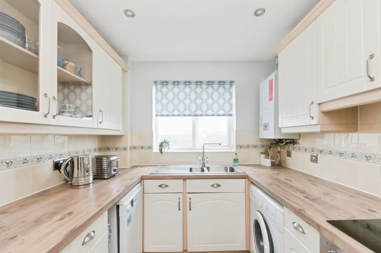 Bermuda Place, Eastbourne, photo 8
