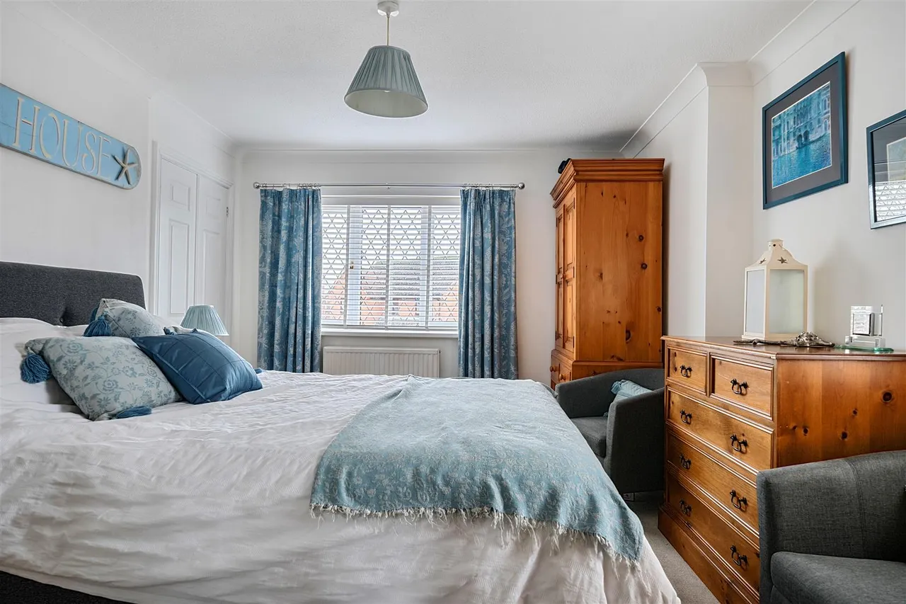 Northfields, Bulkington, SN10, photo 9