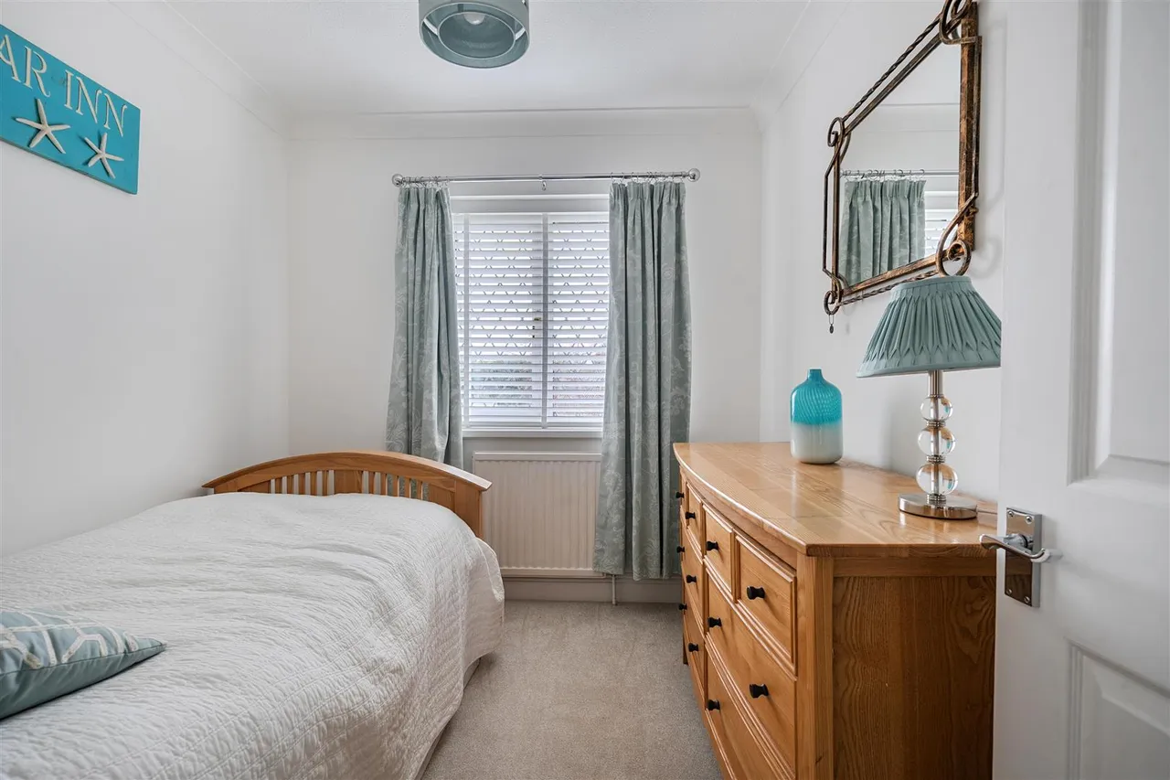 Northfields, Bulkington, SN10, photo 16