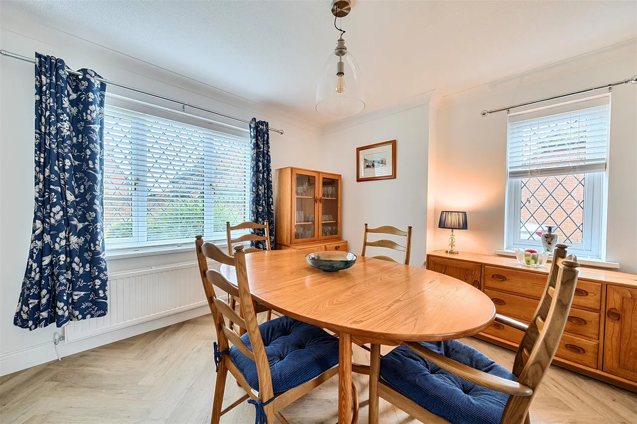Northfields, Bulkington, SN10, photo 8