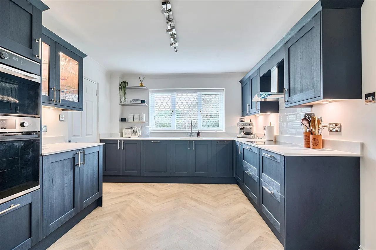 Northfields, Bulkington, SN10, photo 5