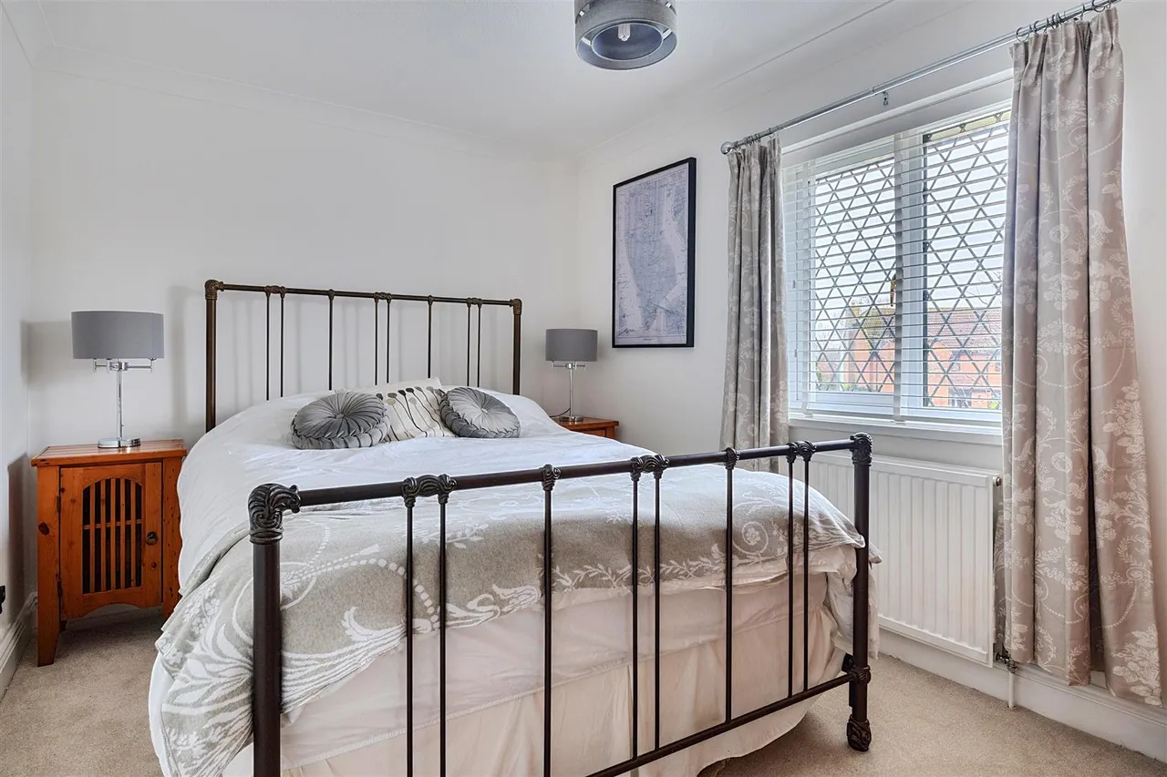 Northfields, Bulkington, SN10, photo 11