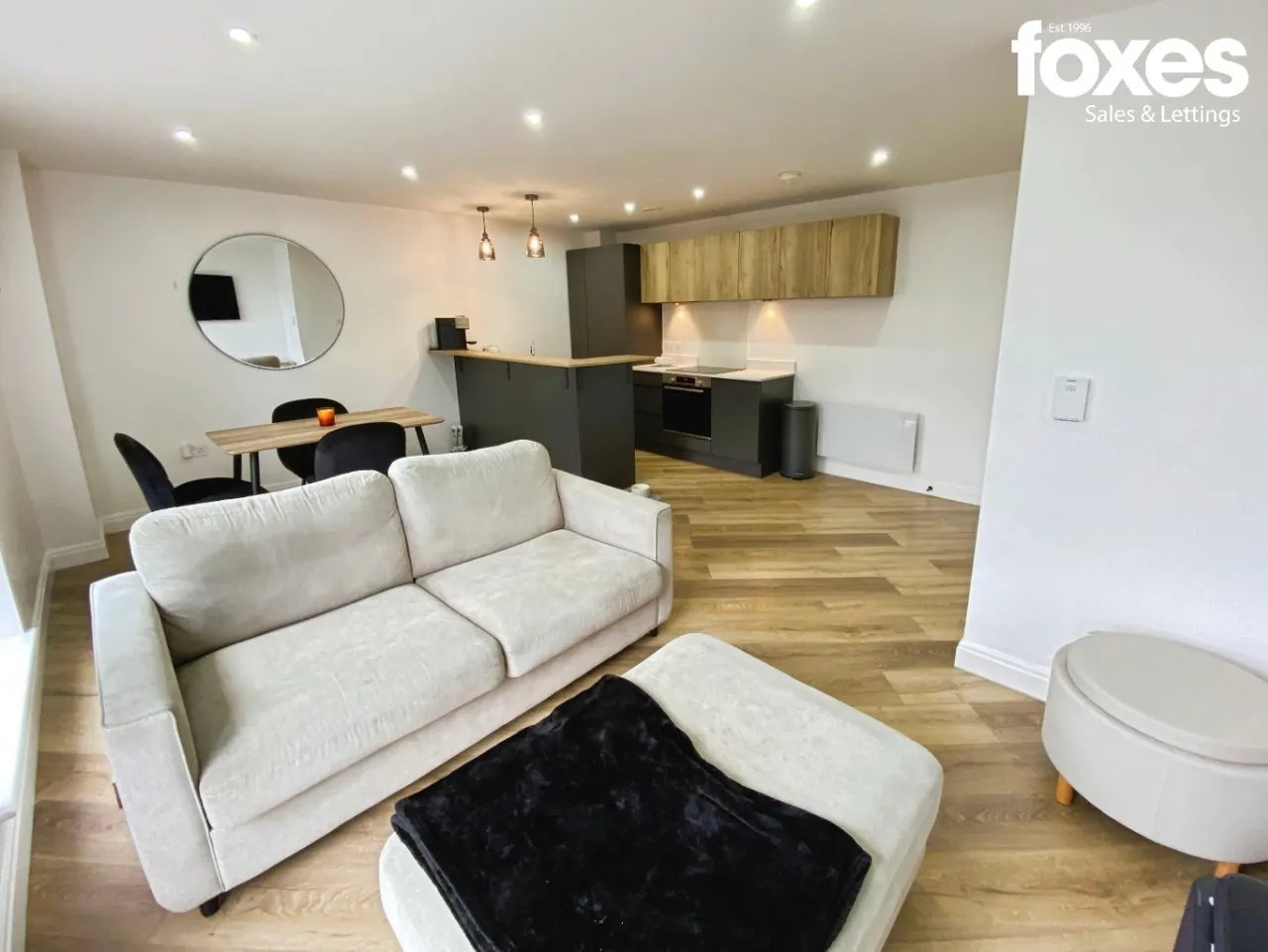 The Cosmopolitan, 1-3 Commercial Road, Poole, Dorset, BH14 0FD, photo 3