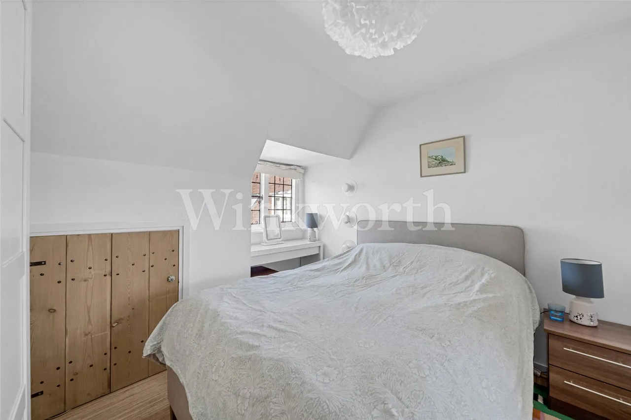 Heath Close, London, NW11, photo 2