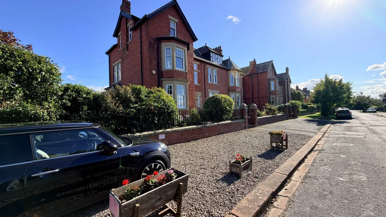 5 bed house for sale, Marlborough Gardens, Carlisle, CA3