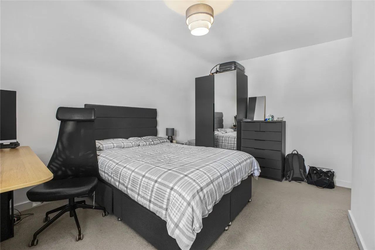 Brookwood Farm Drive, Knaphill, GU21, photo 9