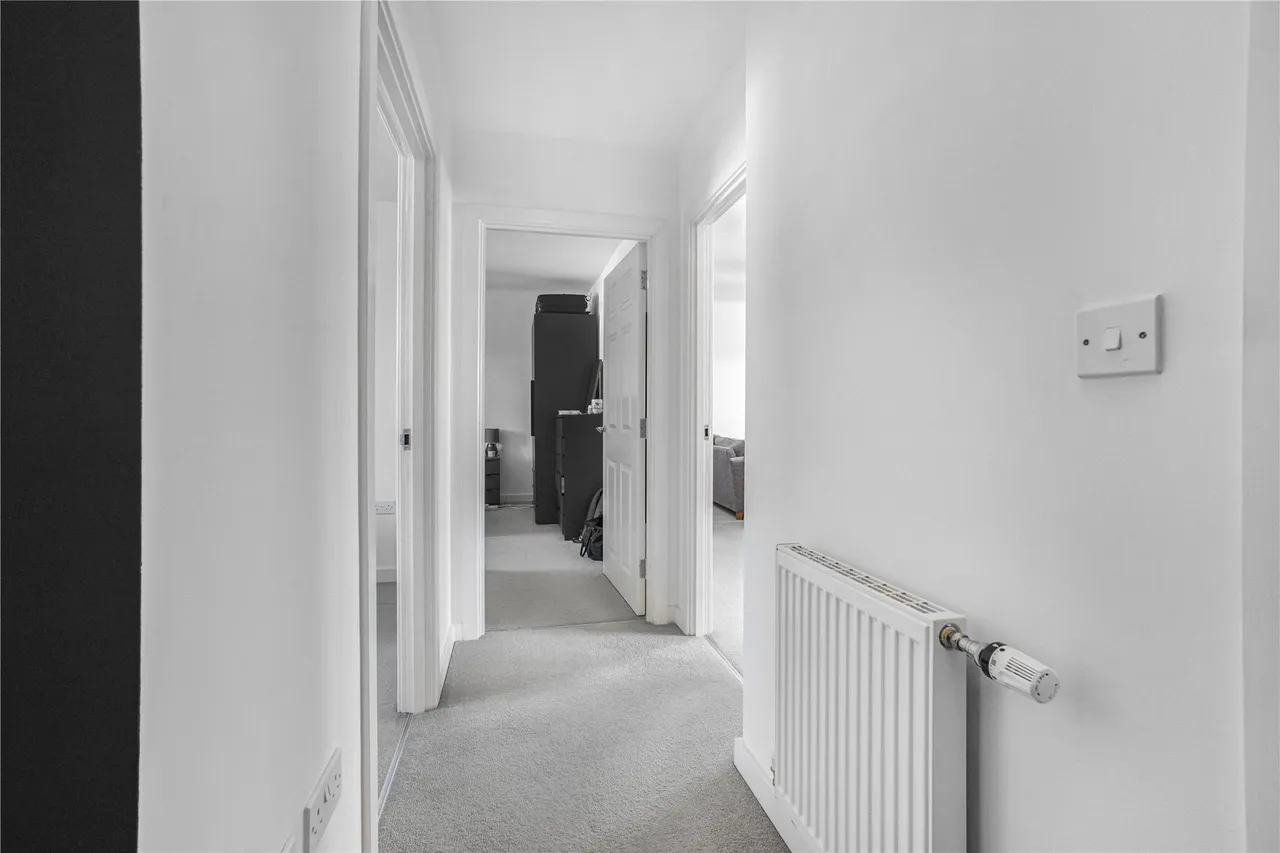Brookwood Farm Drive, Knaphill, GU21, photo 11