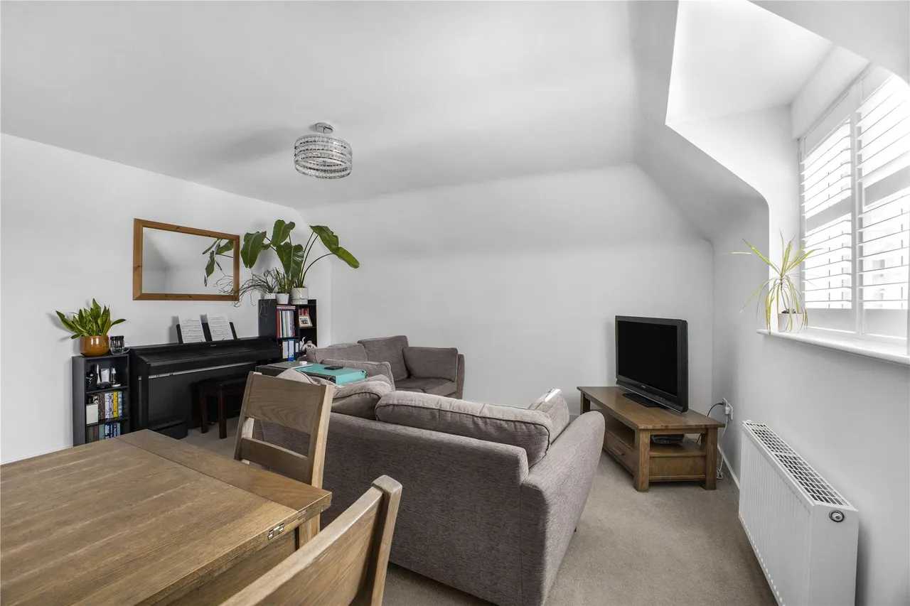 Brookwood Farm Drive, Knaphill, GU21, photo 4