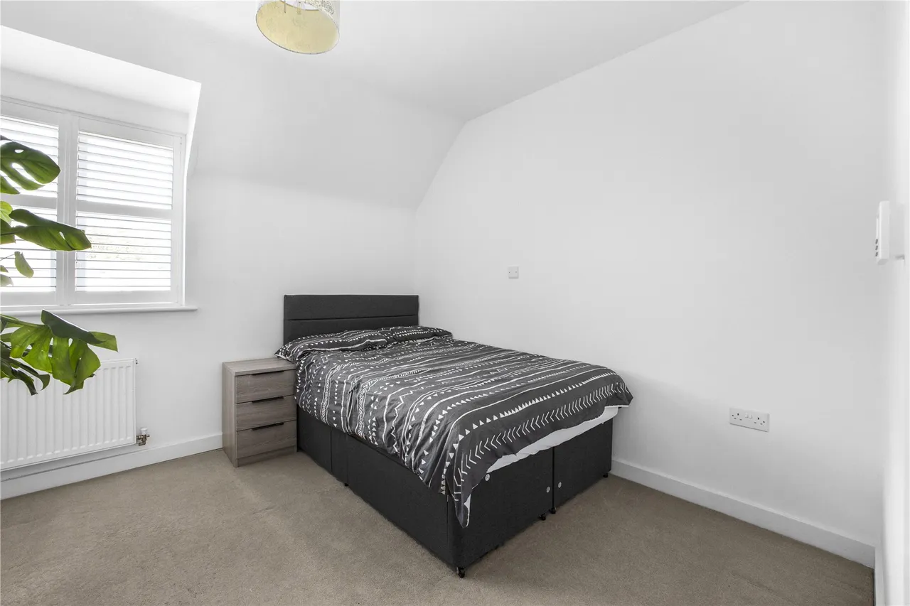 Brookwood Farm Drive, Knaphill, GU21, photo 6