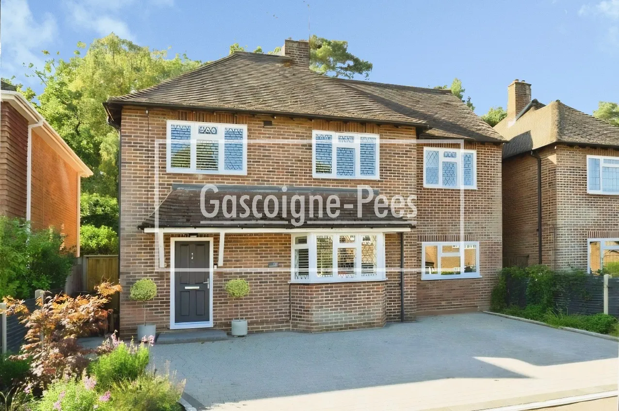 5 bed house to rent, Lovelace Drive, GU22
