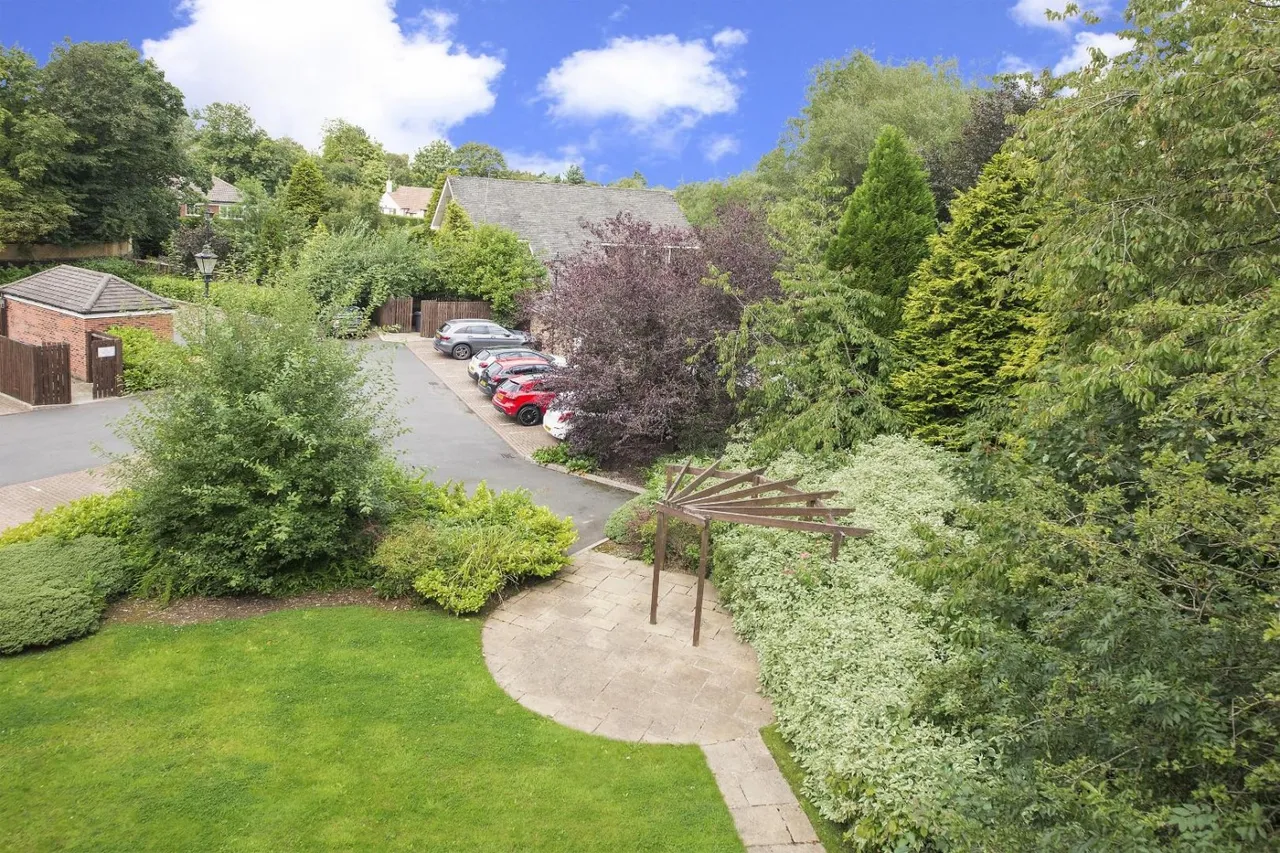 Sandmoor Avenue, Leeds, LS17, photo 5