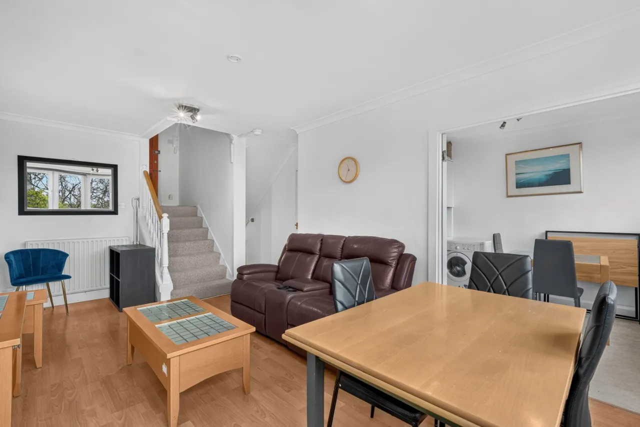 3 bed flat to rent, Semley Place, Belgravia, SW1W