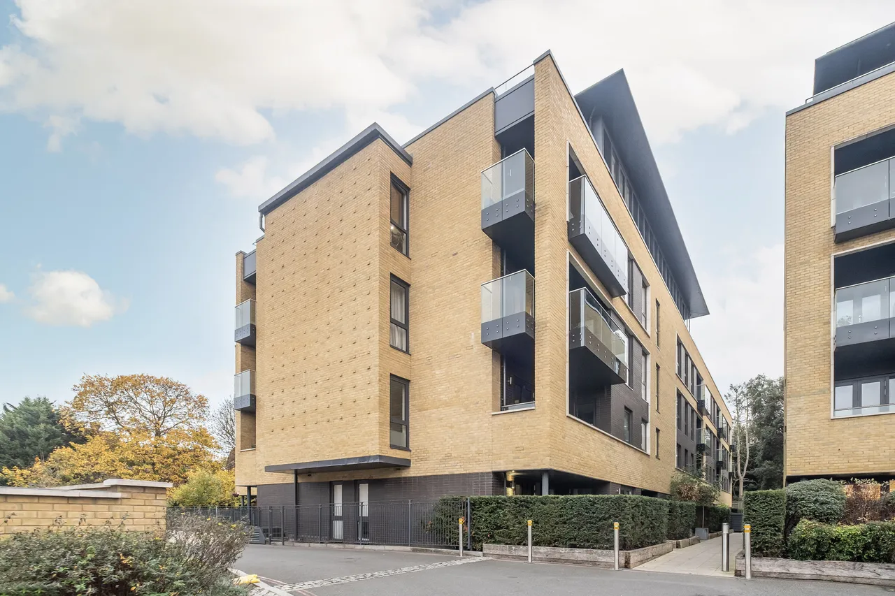 Pipit Drive, London, SW15, photo 12