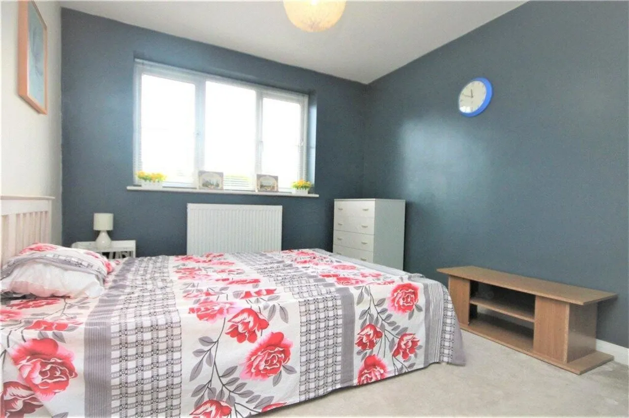 1 bed property to rent, Stanwell, Staines-upon-Thames