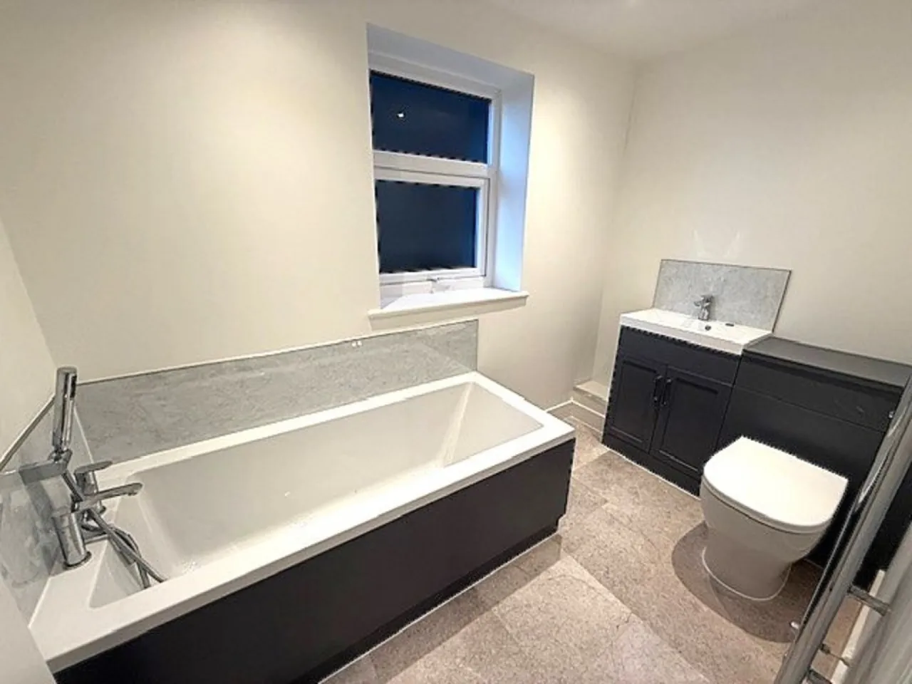 Low Road, Barrowby, NG32, photo 5