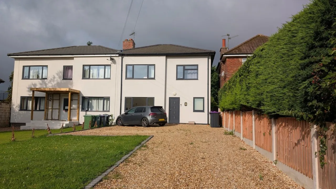 4 bed house for sale, Low Road, Barrowby, NG32