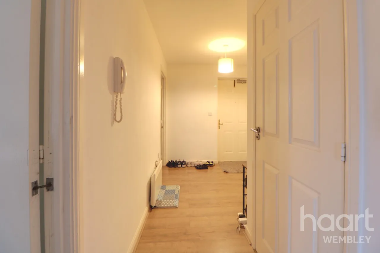 Forty Lane, Wembley, HA9, photo 6