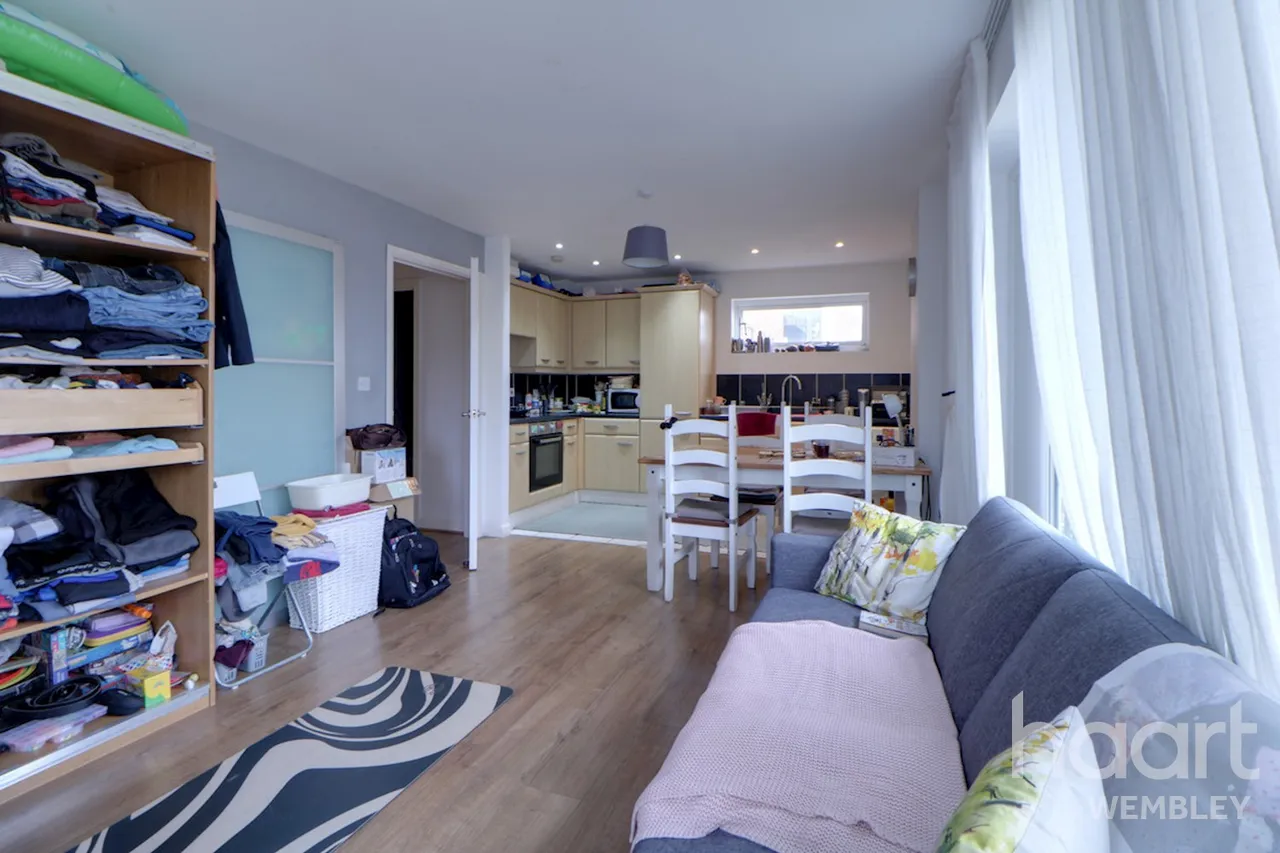 Forty Lane, Wembley, HA9, photo 8