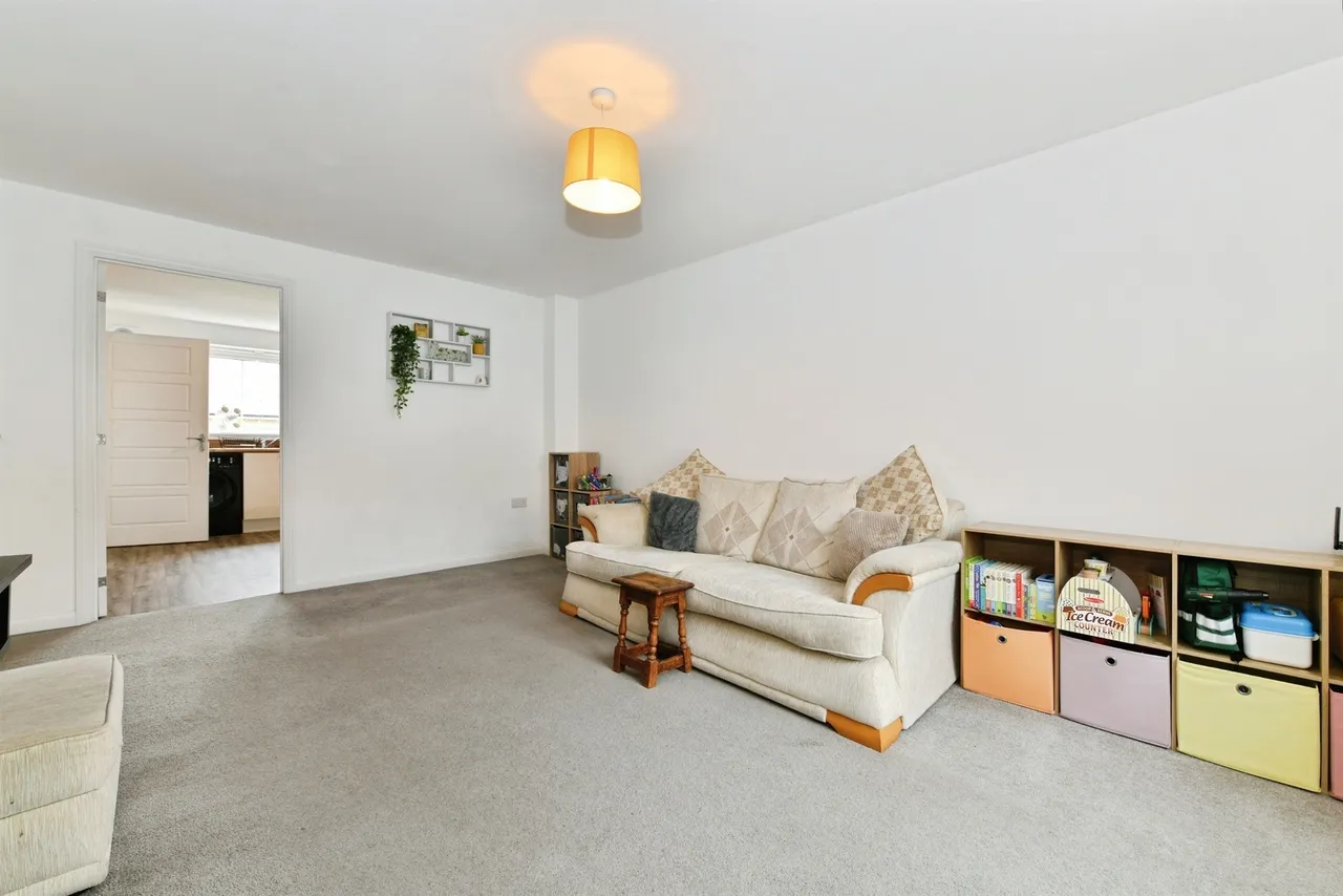 Shackleton Road, YEOVIL, photo 6