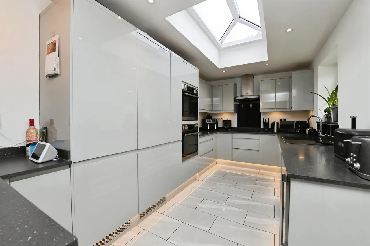 Belvedere Close, Danbury, Chelmsford, photo 2