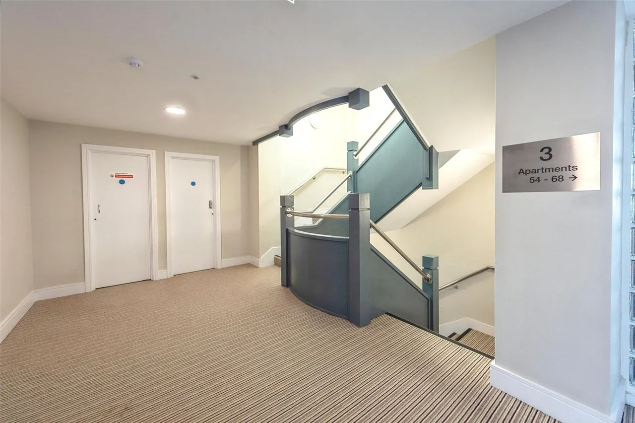 Laporte Way, Luton, LU4, photo 15