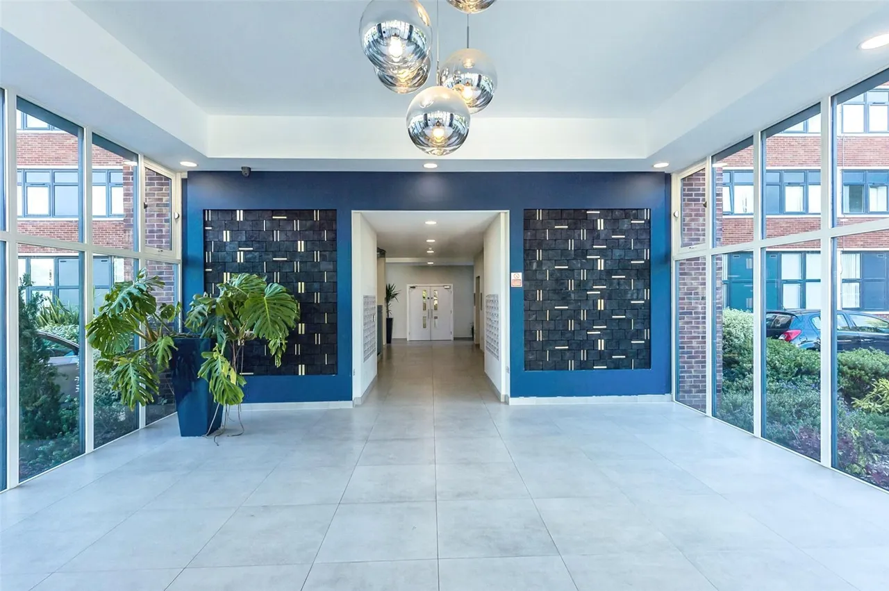 Laporte Way, Luton, LU4, photo 3