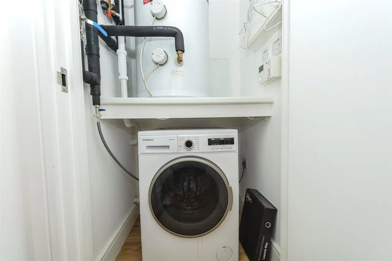 Laporte Way, Luton, LU4, photo 10