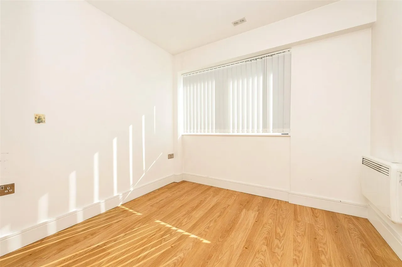 Laporte Way, Luton, LU4, photo 9