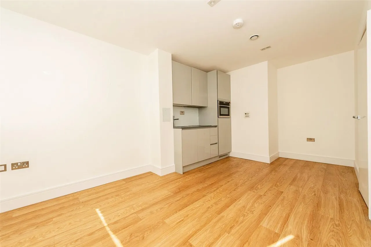 Laporte Way, Luton, LU4, photo 4