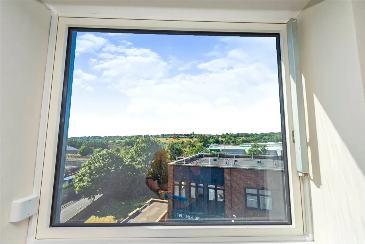 Laporte Way, Luton, LU4, photo 13