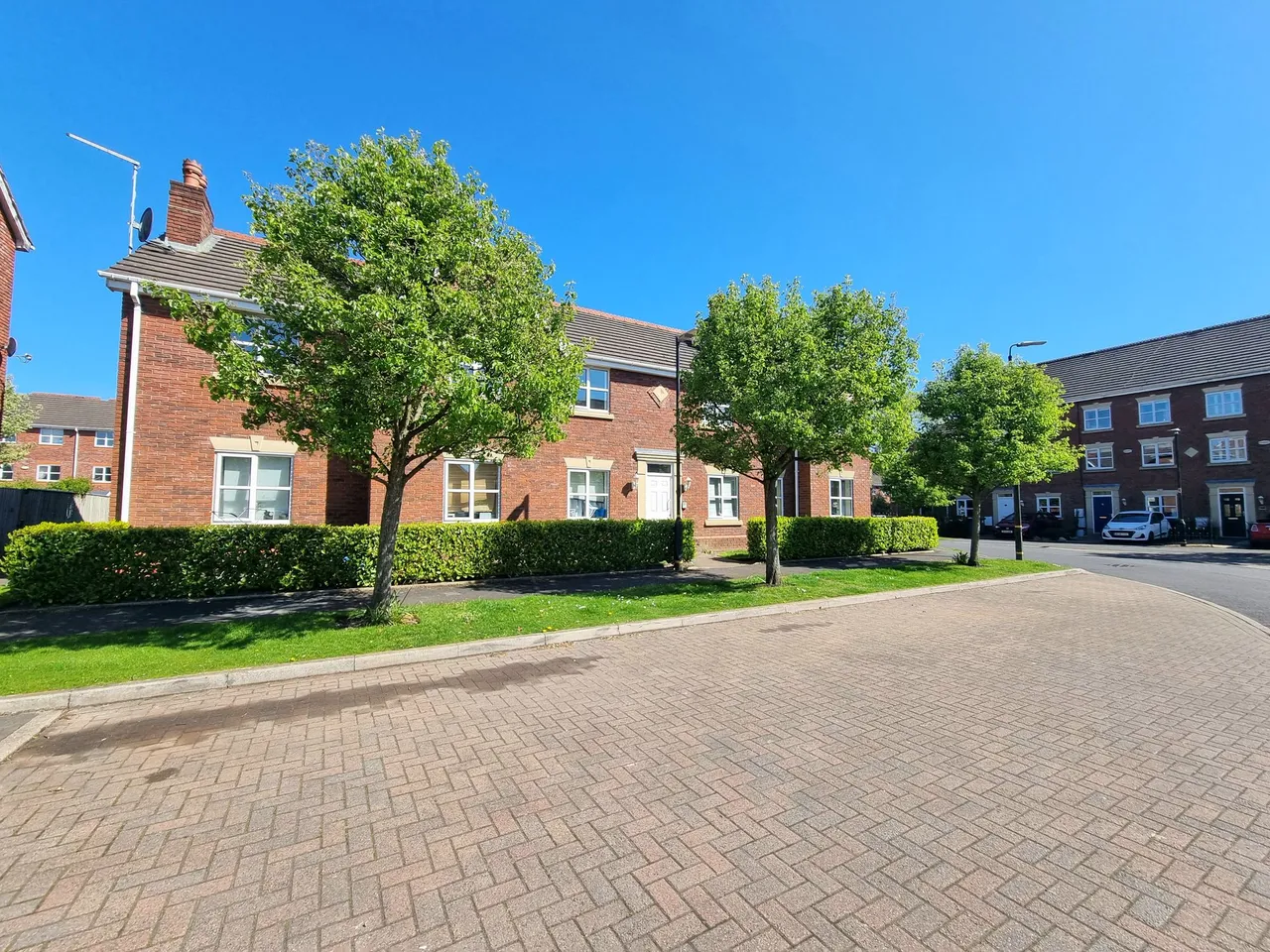 Balliol Court, Sale, photo 3