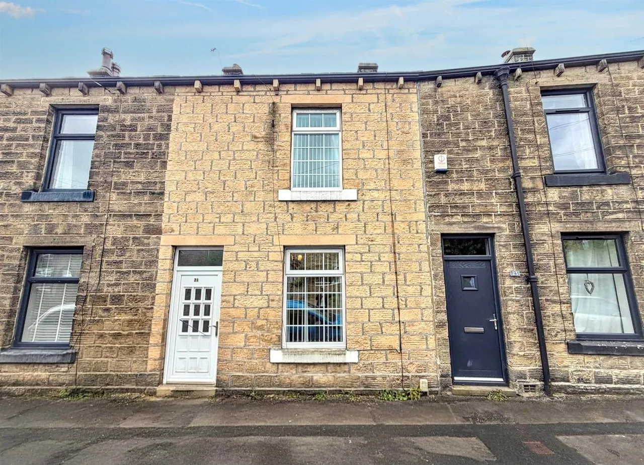 2 bed house for sale — Elliott Street, Silsden, BD20 0DE