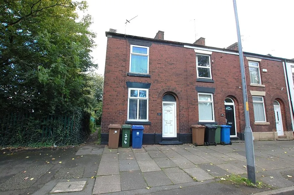 2 bed house to rent, Kings Road, Ashton-under-Lyne, OL6